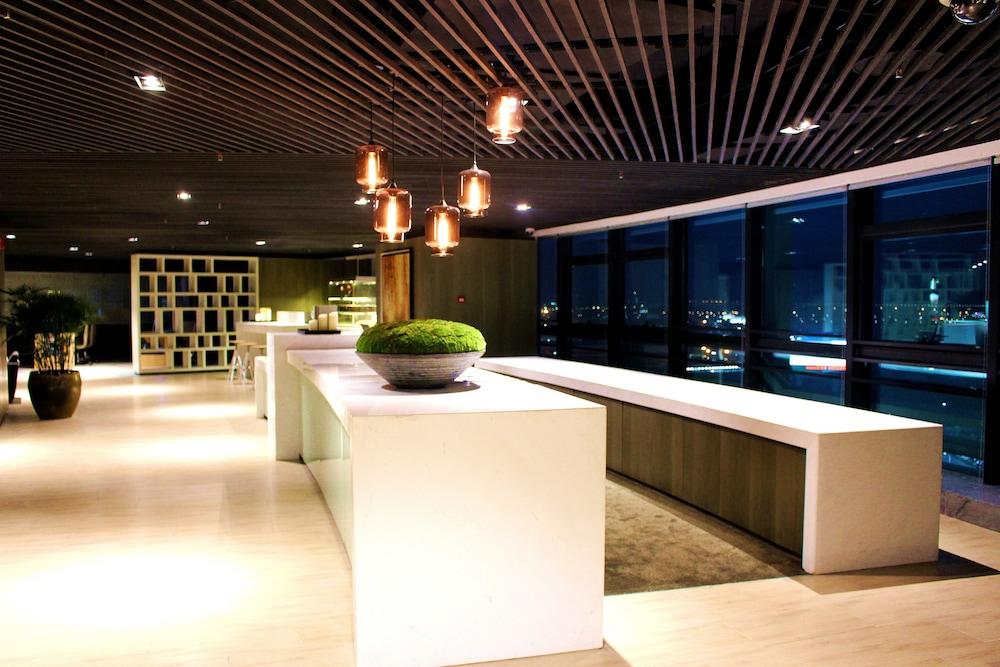 โรงแรม ไฮแอท เพลซ แอร์พอร์ต 4*