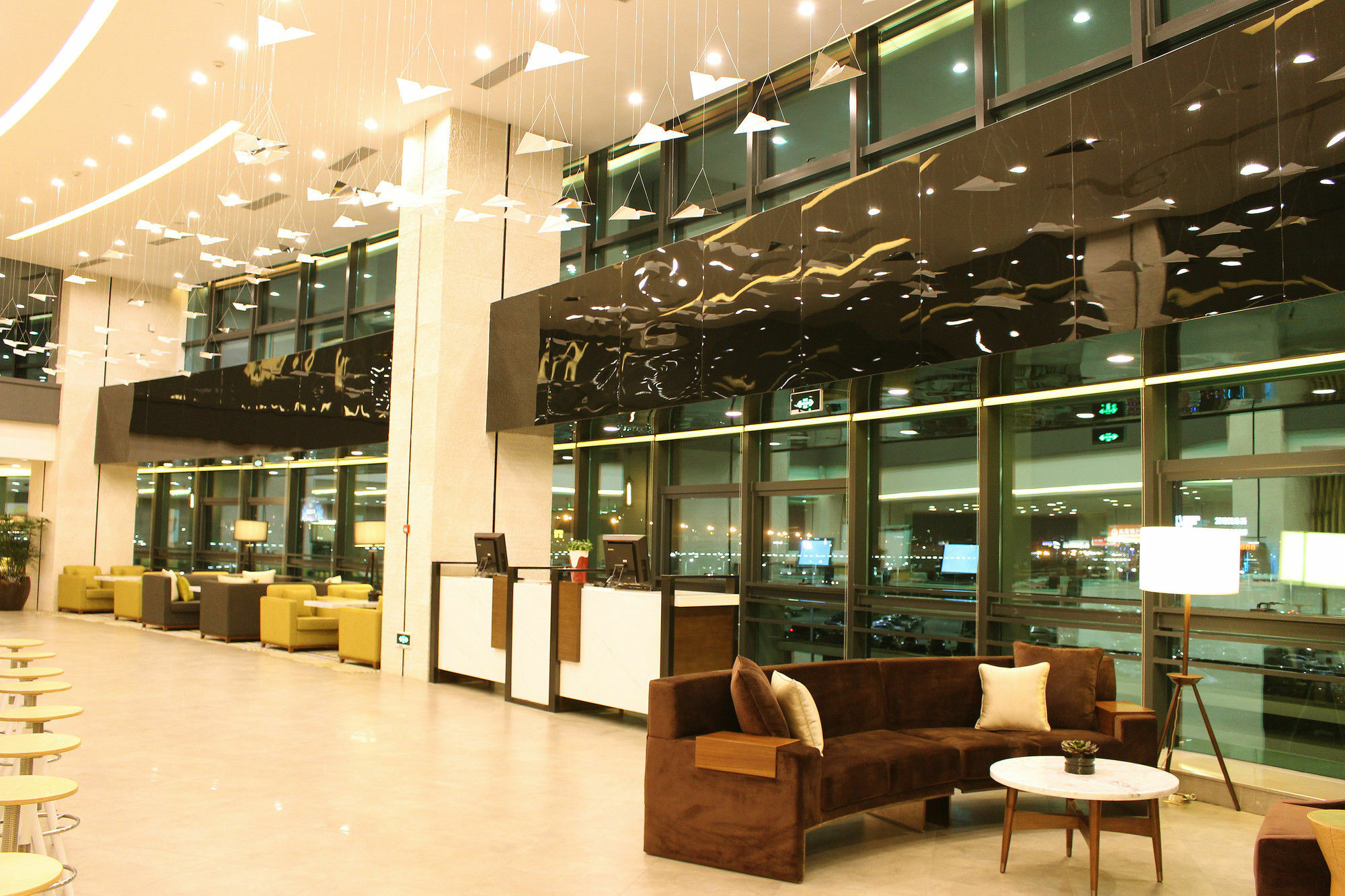 ไฮแอท เพลซ แอร์พอร์ต โรงแรม 4*