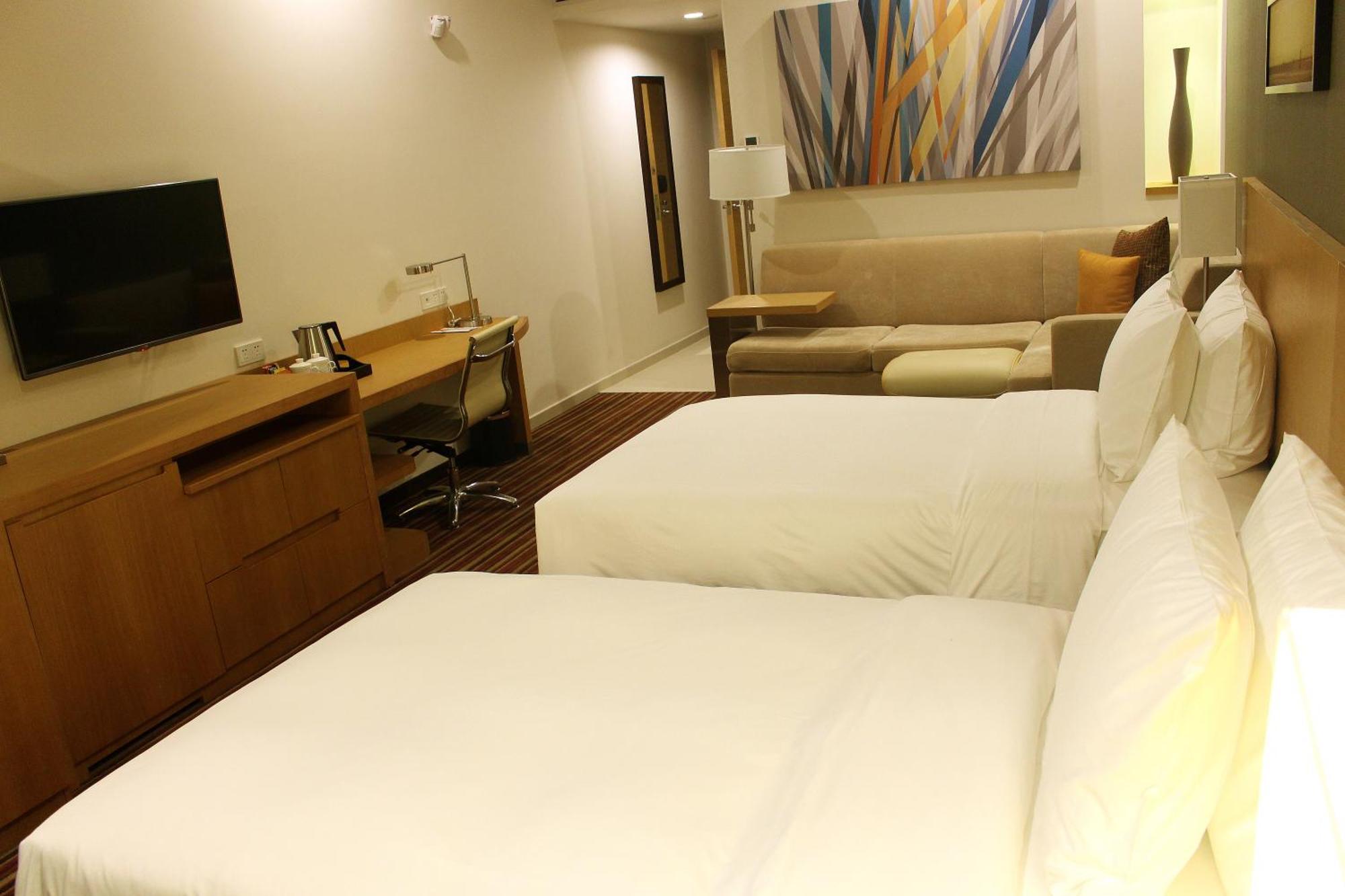 Hyatt Place Airport