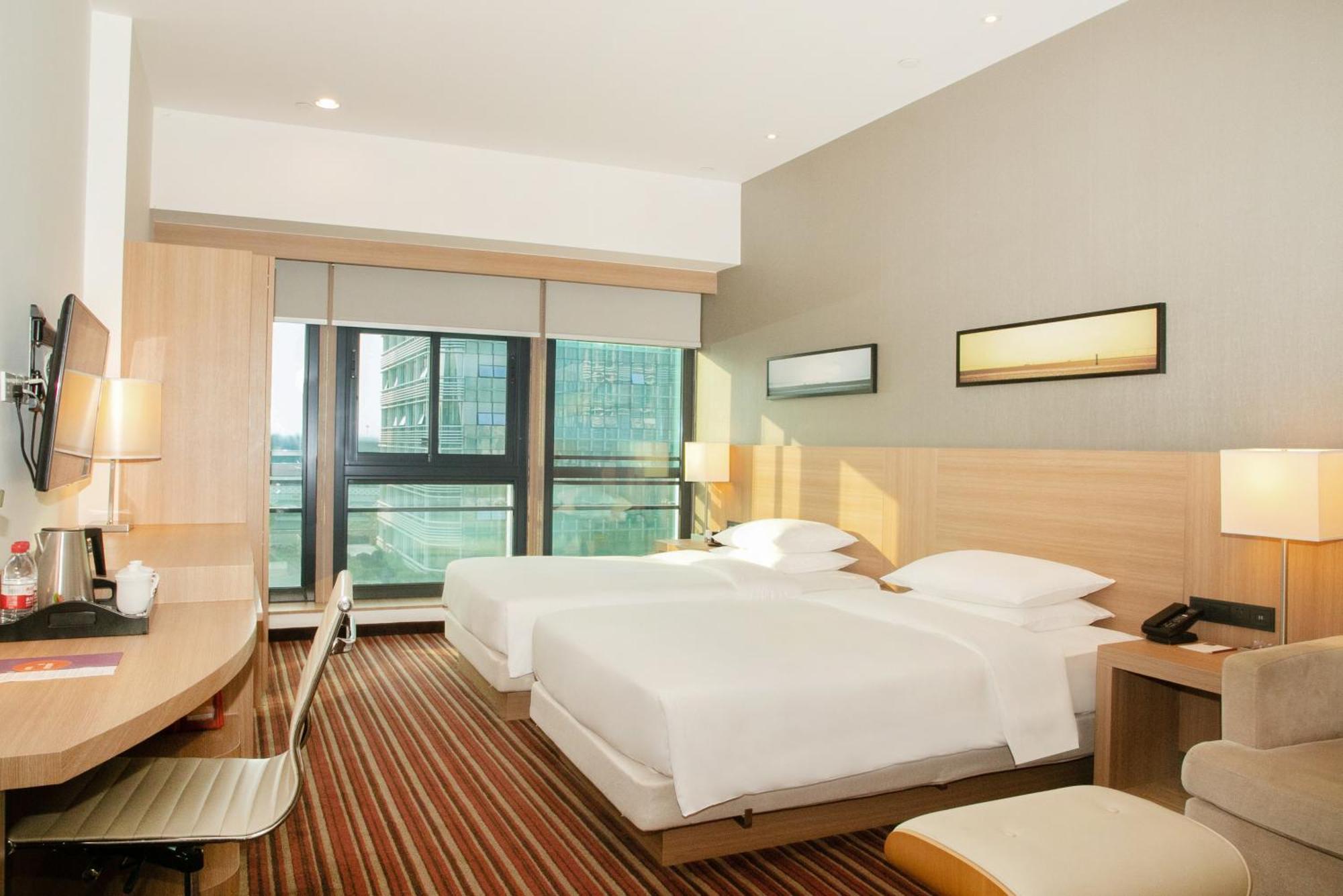 Hyatt Place Airport 4* Shenzhen